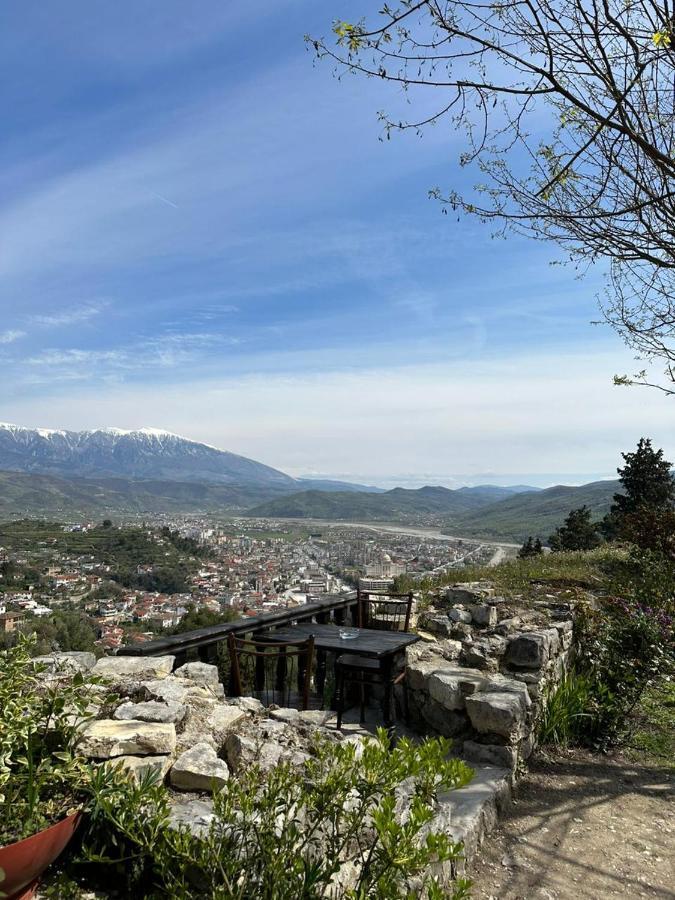 Guest House Iljesa Berat Bagian luar foto