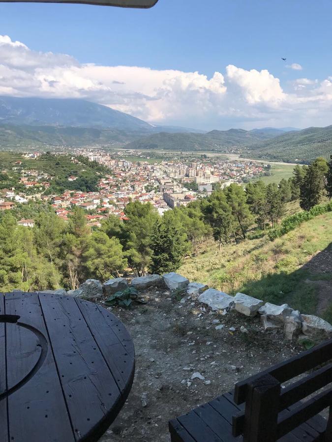 Guest House Iljesa Berat Bagian luar foto
