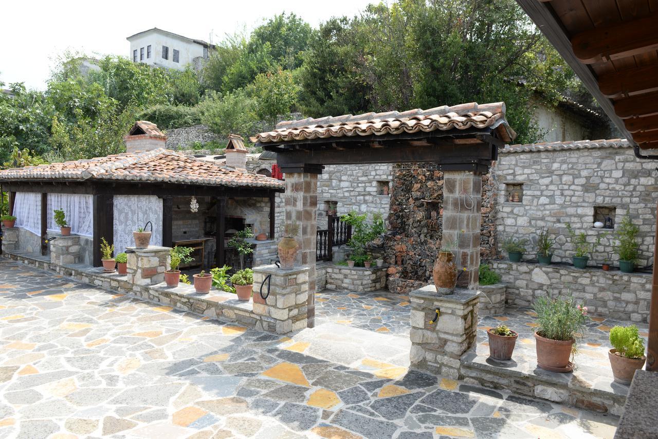 Guest House Iljesa Berat Bagian luar foto