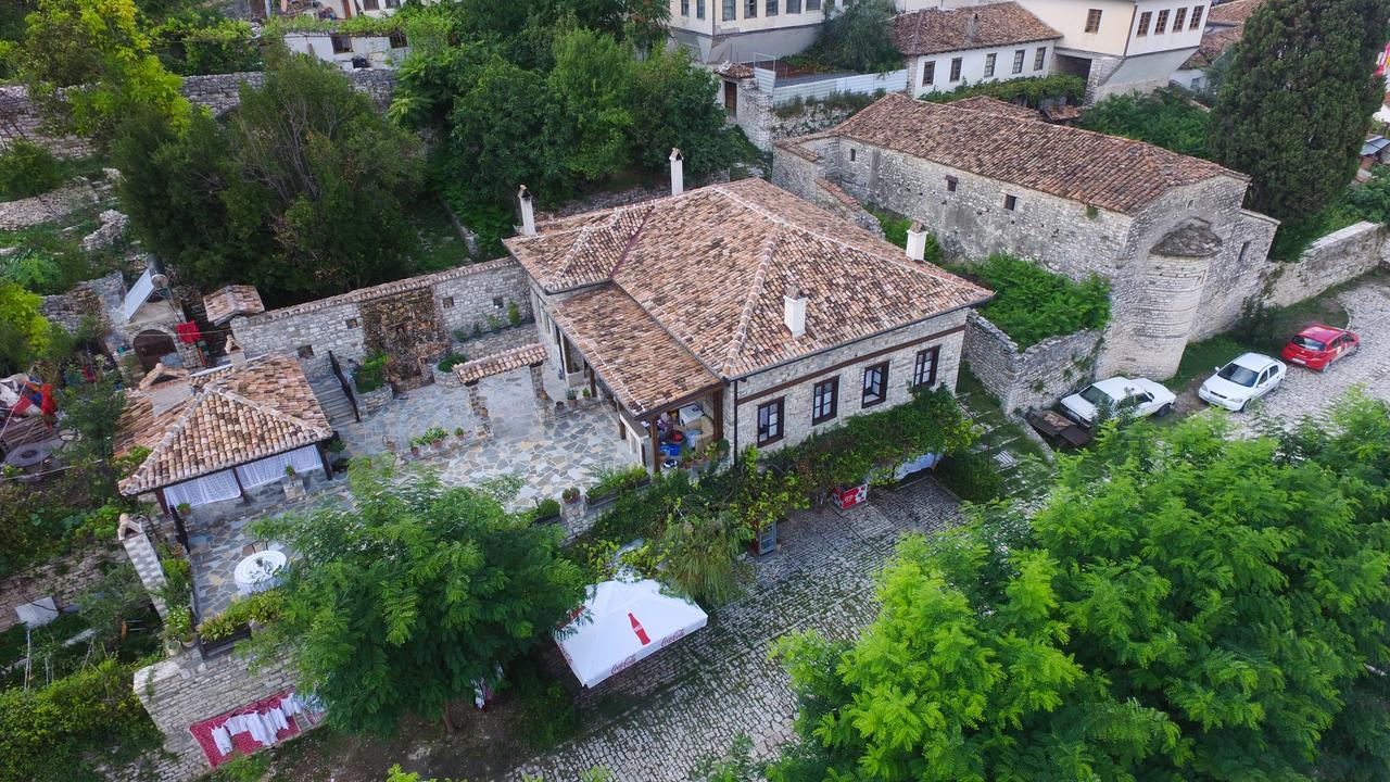 Guest House Iljesa Berat Bagian luar foto