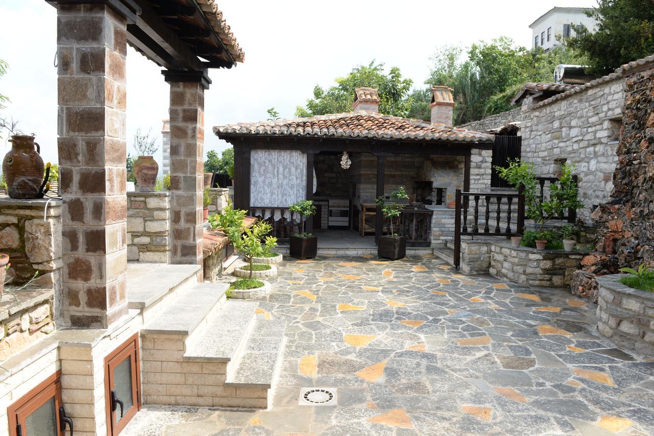 Guest House Iljesa Berat Bagian luar foto