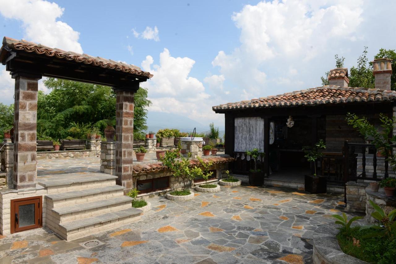 Guest House Iljesa Berat Bagian luar foto