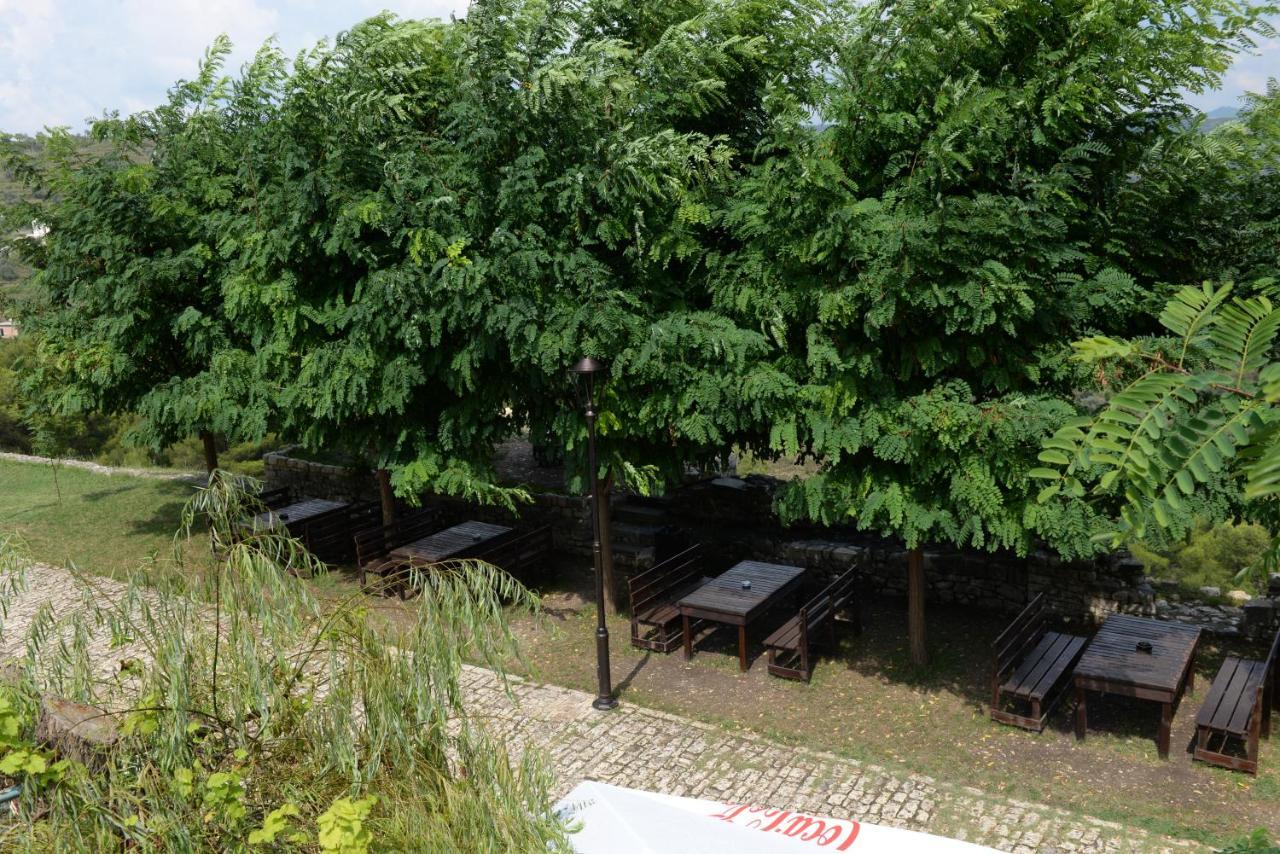Guest House Iljesa Berat Bagian luar foto
