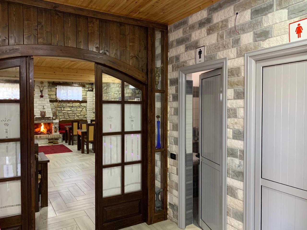 Guest House Iljesa Berat Bagian luar foto