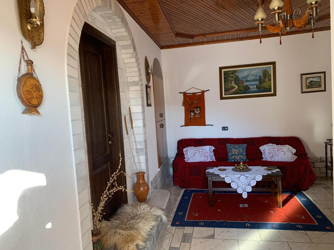 Guest House Iljesa Berat Bagian luar foto