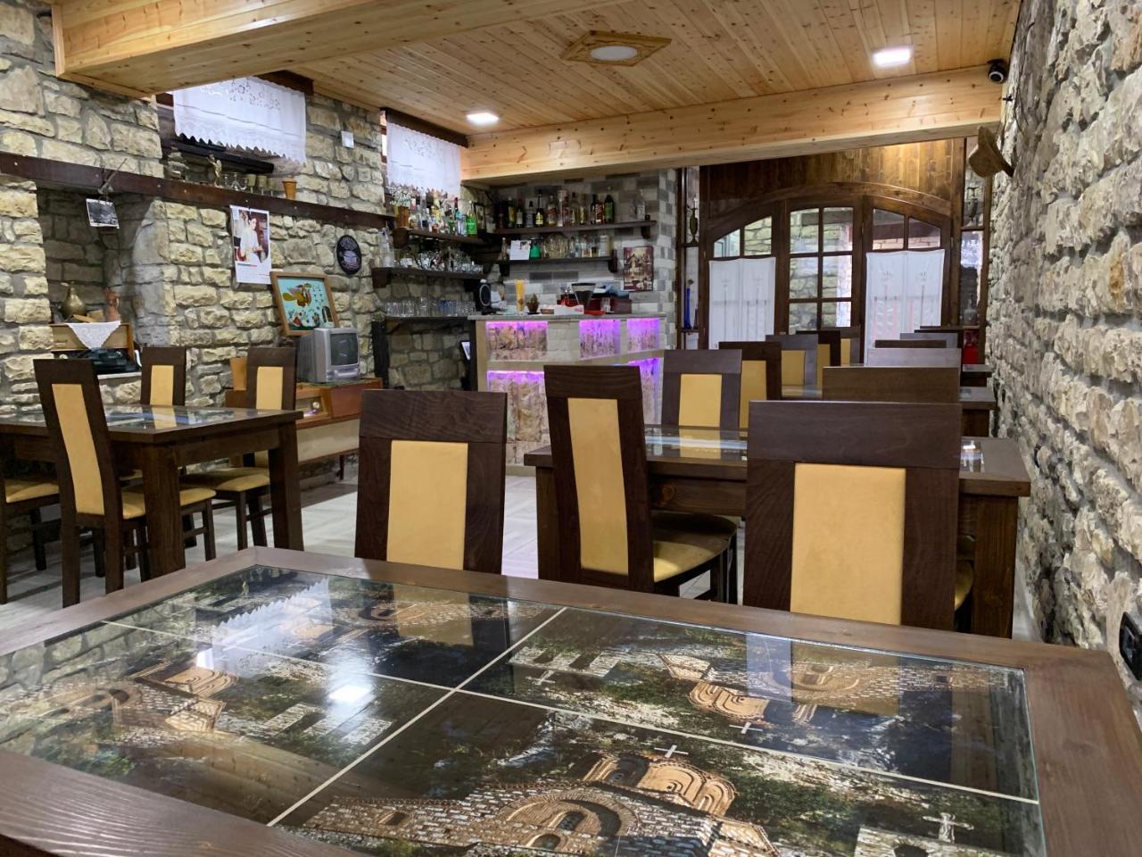 Guest House Iljesa Berat Bagian luar foto