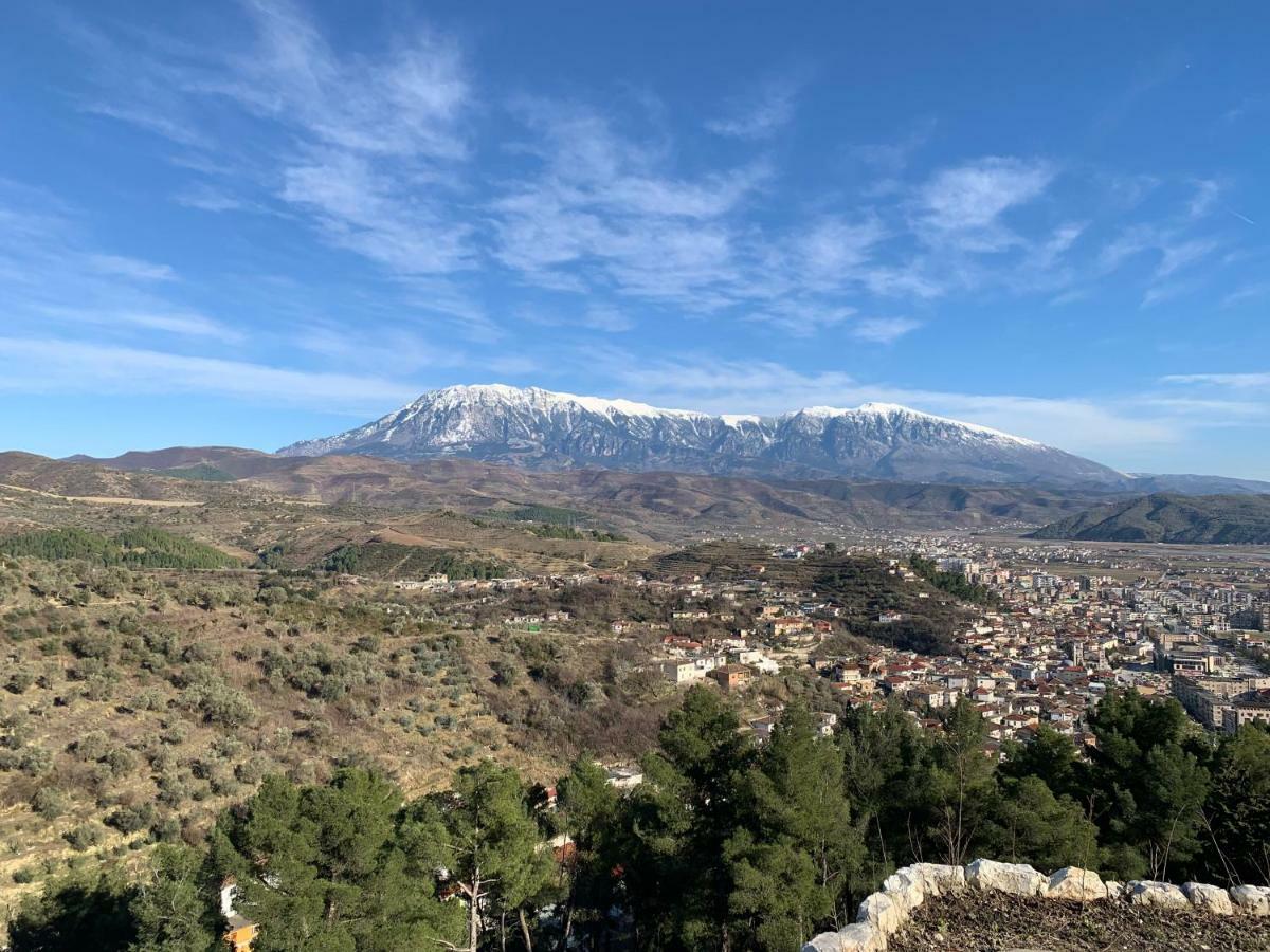Guest House Iljesa Berat Bagian luar foto