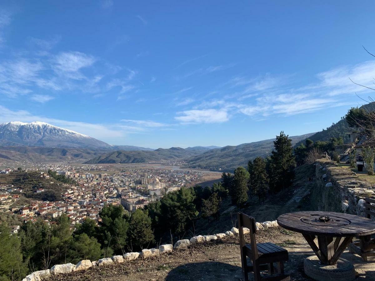 Guest House Iljesa Berat Bagian luar foto